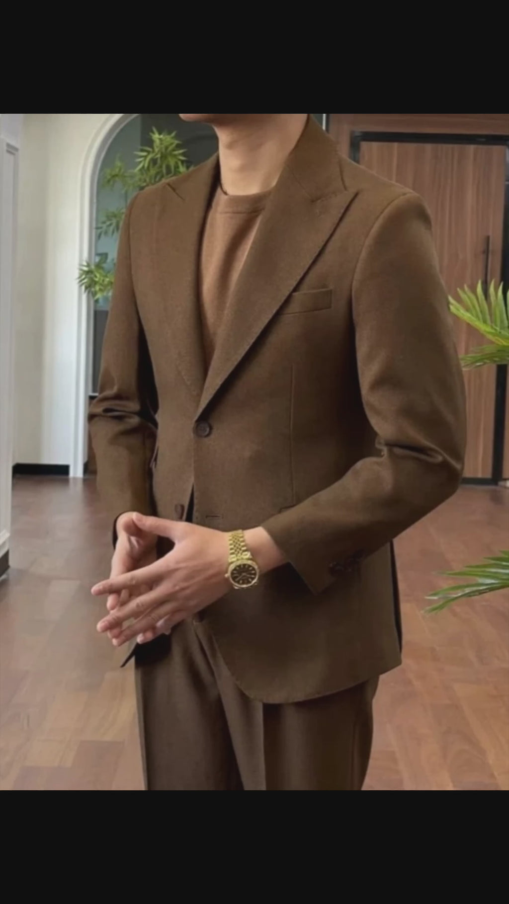 Brown Suit 09